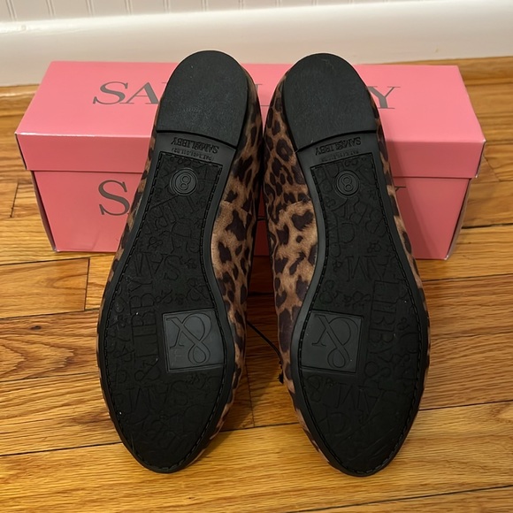 Sam & Libby Women's Leopard Print Flats - 8 - Picture 3 of 3